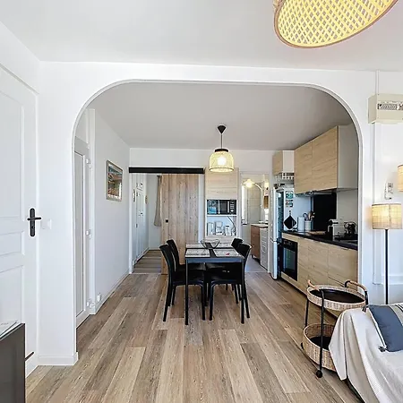 Apartment En Bord De Avec Climatisation - Fr-1-770-59 *